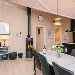 Luxury Lakeside Retreat - By Traum Vakantiehuis Ansager