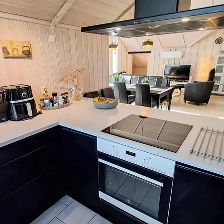 Luxury Lakeside Retreat - By Traum Ansager