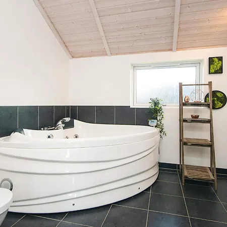 Luxury Lakeside Retreat - By Traum * Ansager