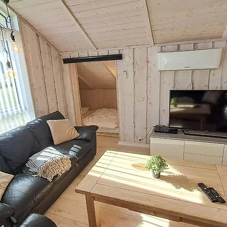 Luxury Lakeside Retreat - By Traum Vakantiehuis *