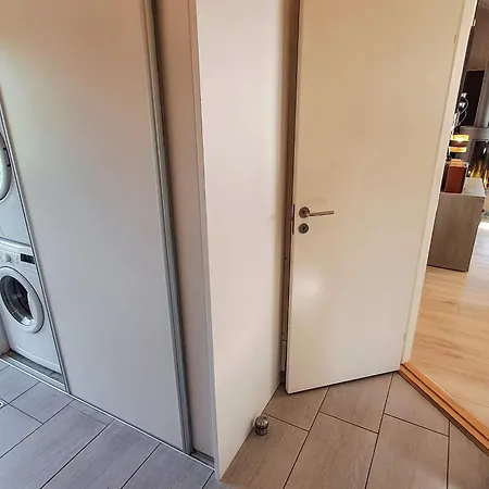 Luxury Lakeside Retreat - By Traum Vakantiehuis Ansager