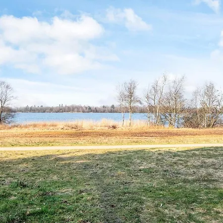 Luxury Lakeside Retreat - By Traum *