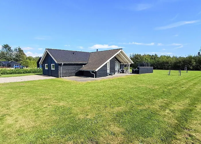 Luxury Lakeside Retreat - By Traum Сasa de vacaciones