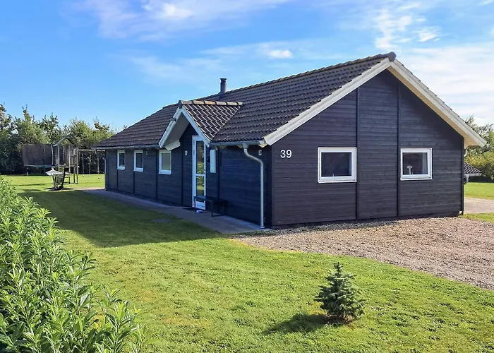 Luxury Lakeside Retreat - By Traum