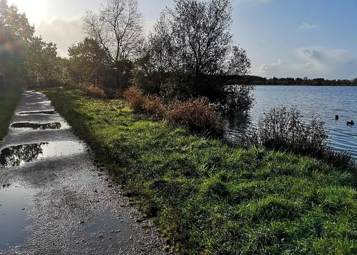 Luxury Lakeside Retreat - By Traum Сasa de vacaciones Ansager