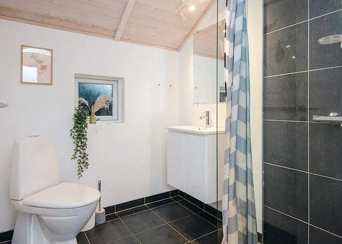 Luxury Lakeside Retreat - By Traum Сasa de vacaciones Ansager